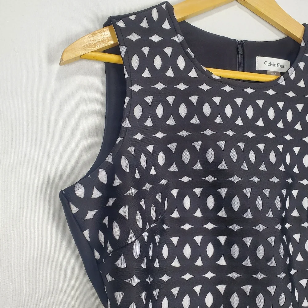 Calvin Klein Dressy Sleeveless Blouse with Tapered Waist Black / Gray Size Small - Picture 4 of 11